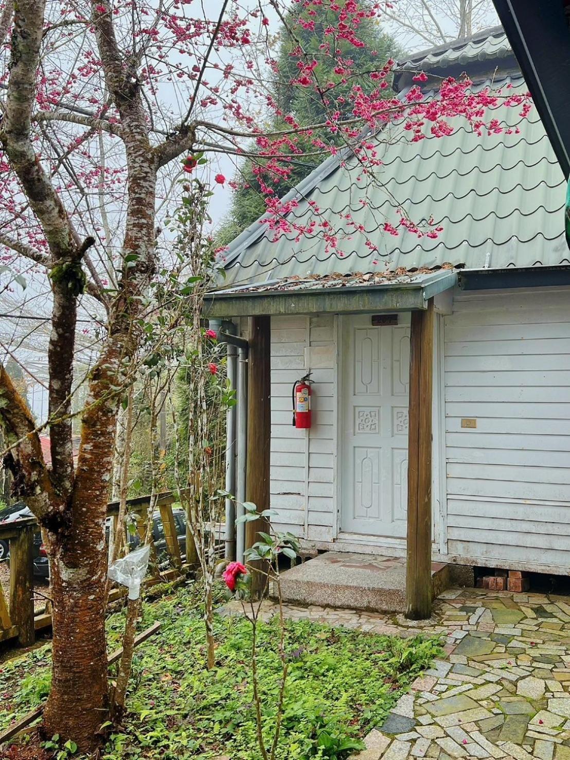 Gemlu Villa Lugu Buitenkant foto