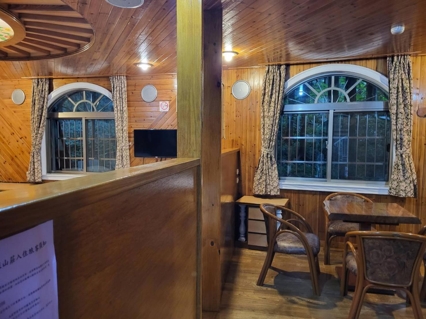 Gemlu Villa Lugu Buitenkant foto